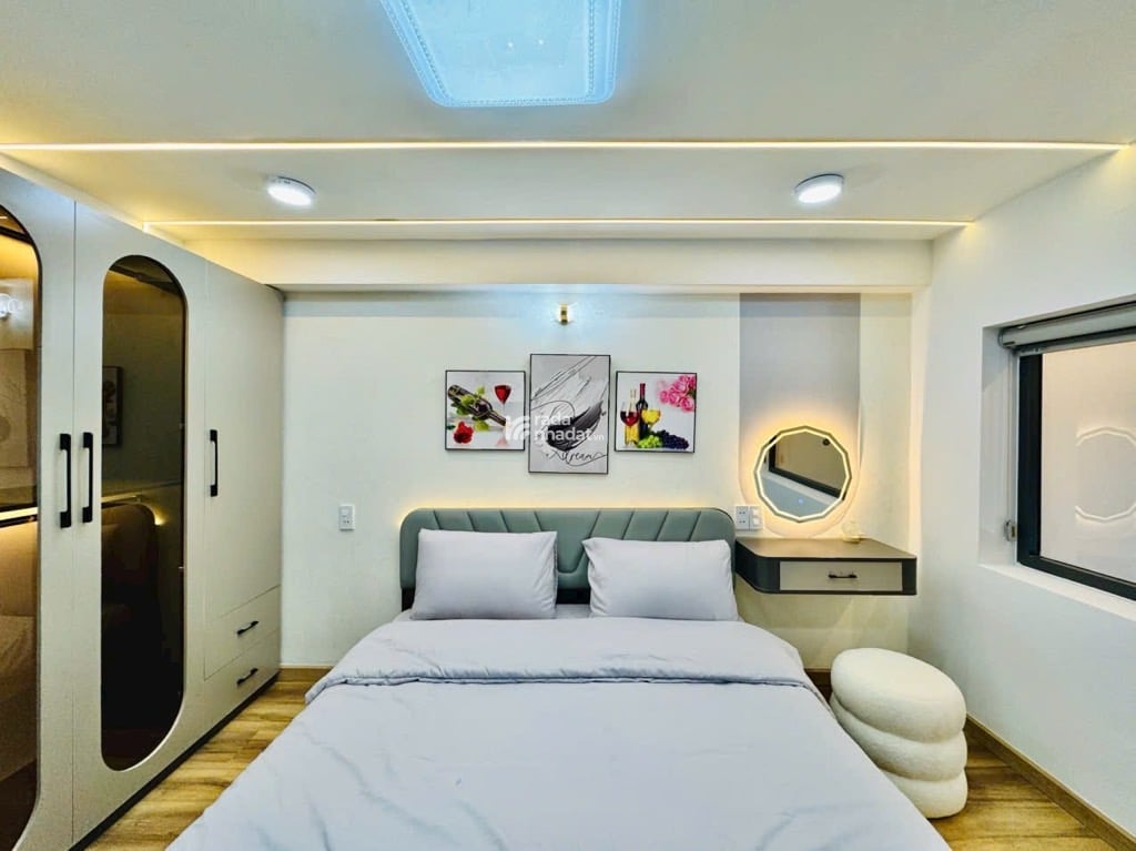 HẺM XE HƠI VIP HỒ BIỂU CHÁNH, PHÚ NHUẬN, 3 TẦNG MỚI Ở NGAY. GIẢM 200TR CHỈ CÒN 5T TL 