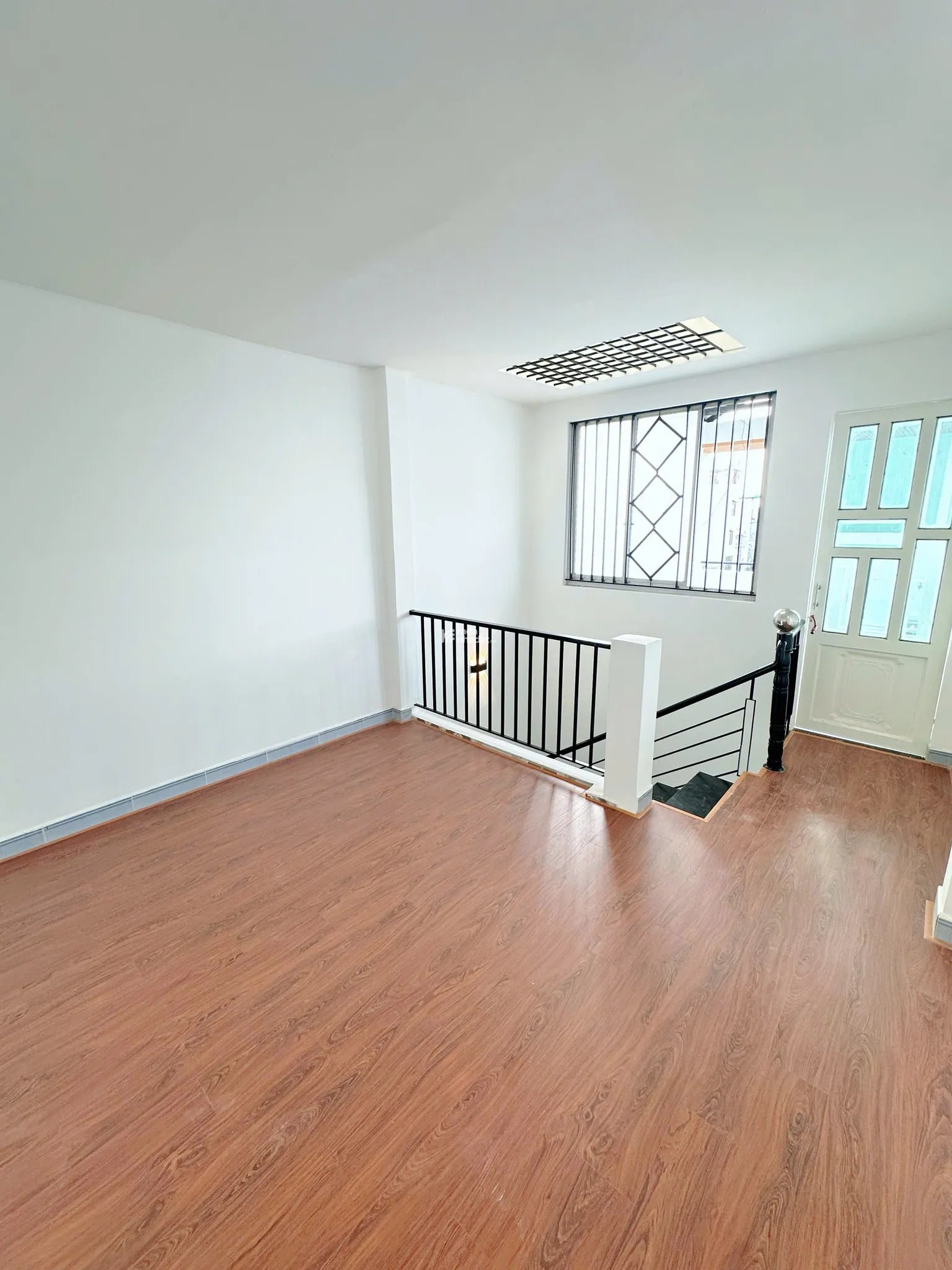 NHÀ LÊ VĂN QUỚI HXH , 4 TẦNG SIÊU PHẨM VÀO Ở NGAY 42 M2 GIÁ 5,2 TỶ