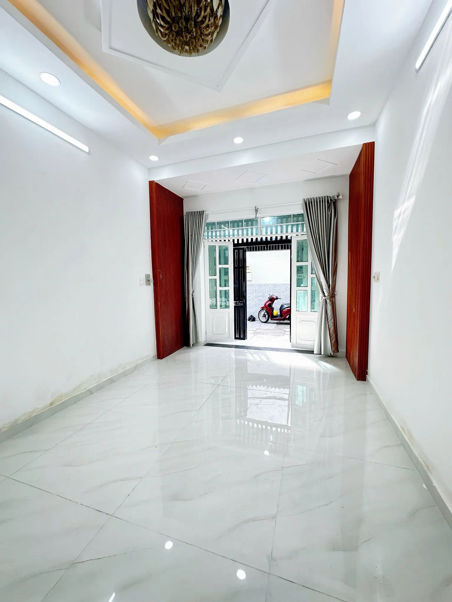 NHÀ LÊ VĂN QUỚI HXH , 4 TẦNG SIÊU PHẨM VÀO Ở NGAY 42 M2 GIÁ 5,2 TỶ