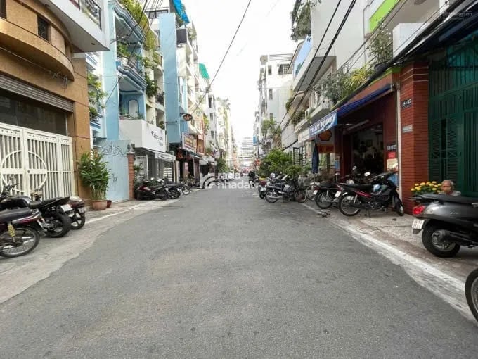 NHÀ LÊ VĂN QUỚI HXH , 4 TẦNG SIÊU PHẨM VÀO Ở NGAY 42 M2 GIÁ 5,2 TỶ
