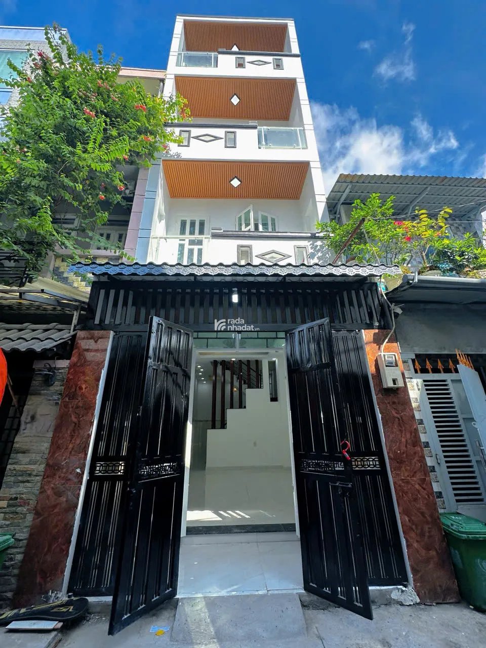 NHÀ LÊ VĂN QUỚI HXH , 4 TẦNG SIÊU PHẨM VÀO Ở NGAY 42 M2 GIÁ 5,2 TỶ