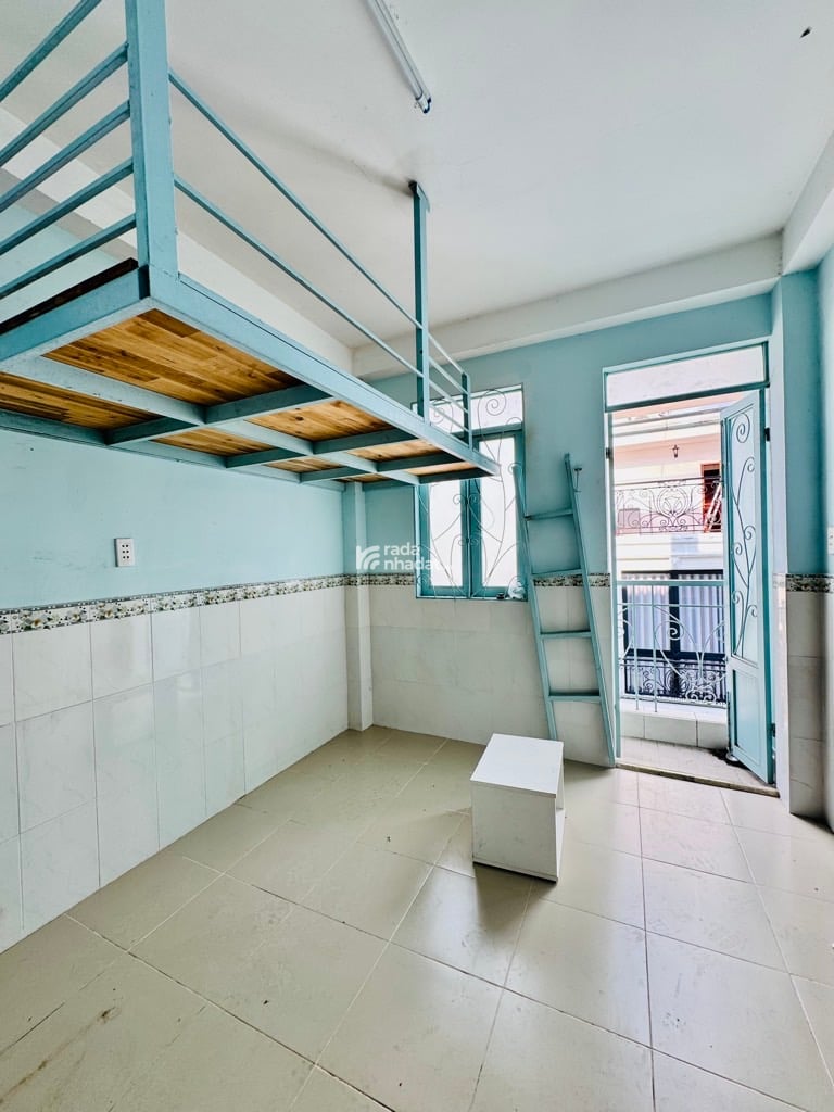 NGAY CHỢ BÀ CHIỂU, MTKD DIÊN HỒNG, BÌNH THẠNH, 30M2 Ở NGAY. GIẢM 350TR CHỈ CÒN 6.4T TL 