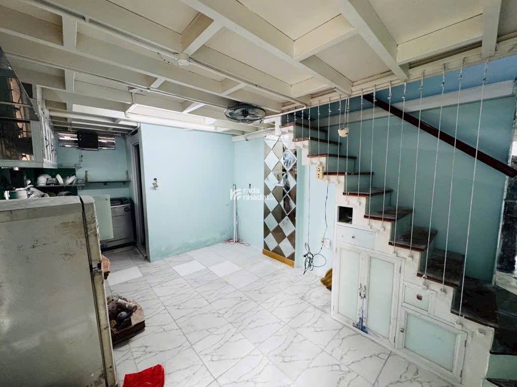 HIẾM- PHÚ NHUẬN- 20M2- 2 TẦNG 2 PHÒNG NGỦ- 3 MẶT HẺM - CHỈ NHỈNH 2 TỶ