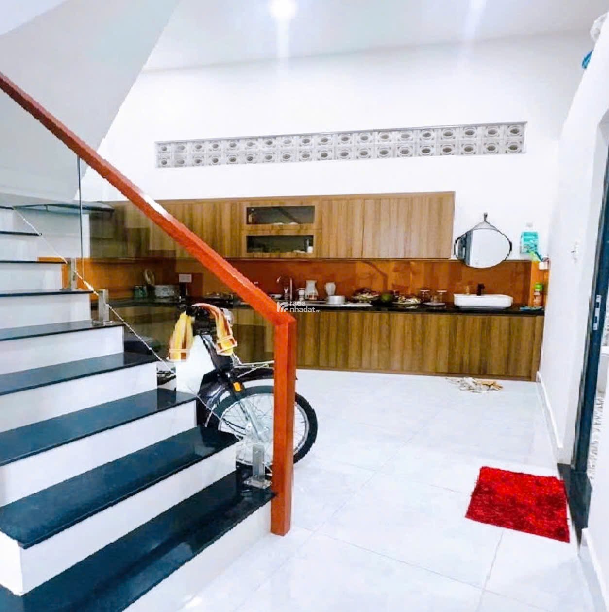 Bán nhà QUẬN 10, hẻm Cách Mạng Tháng Tám, Diện tích 6 x 17.4 m, Giá 9 tỷ