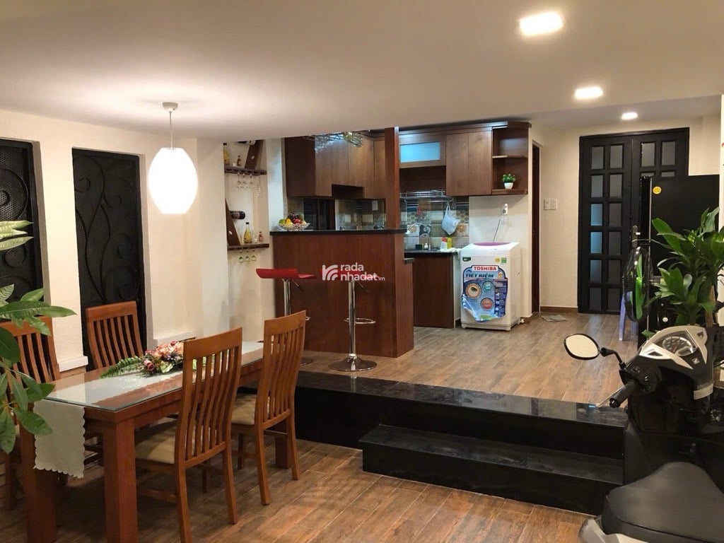 Bán nhà Đặng Văn Ngữ full công năng, 3PN, nhỉnh 6 tỷ. 