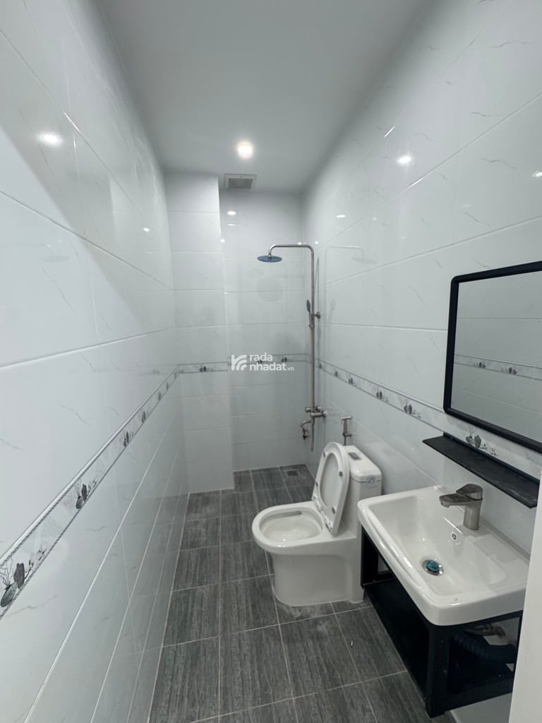 SÁT MT TRẦN THỦ ĐỘ, TÂN PHÚ, CHUẨN 60M2 HIẾM CÓ. GIẢM 450TR CHỈ CÒN 6.15T TL TỐT