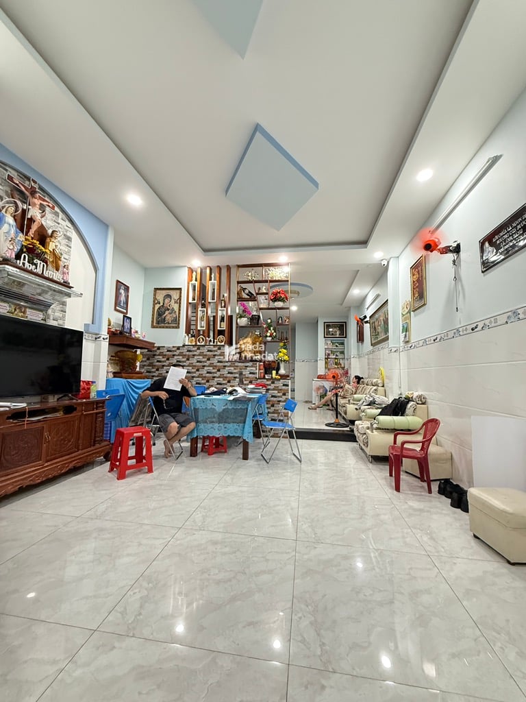 Nhà 4x16 , 1 trệt 2 lầu đường Lý Thường Kiệt, gần chợ Tân Bình, ngã tư 7 Hiền