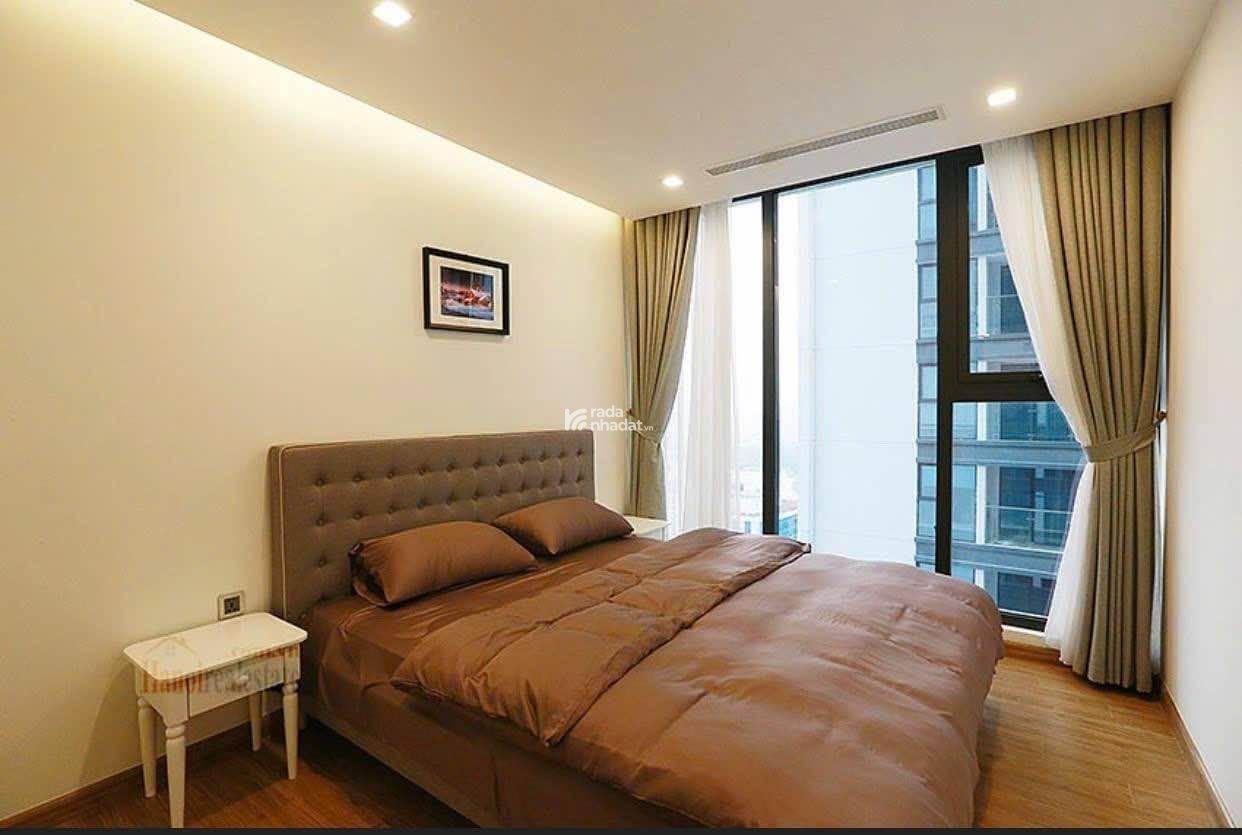 Bán căn hộ Vinhomes Nguyễn Chí Thanh, 2 phòng ngủ giá rẻ nhất, sổ lâu dài, sẵn đồ nội thất