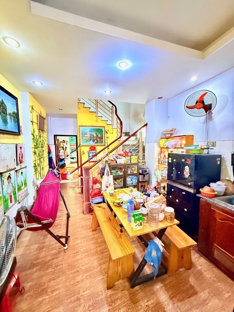 NHÀ GÓC 2 MẶT TIỀN KINH DOANH - 4 TẦNG - 72M2 - GẦN GA T3 - 15 TỶ 500