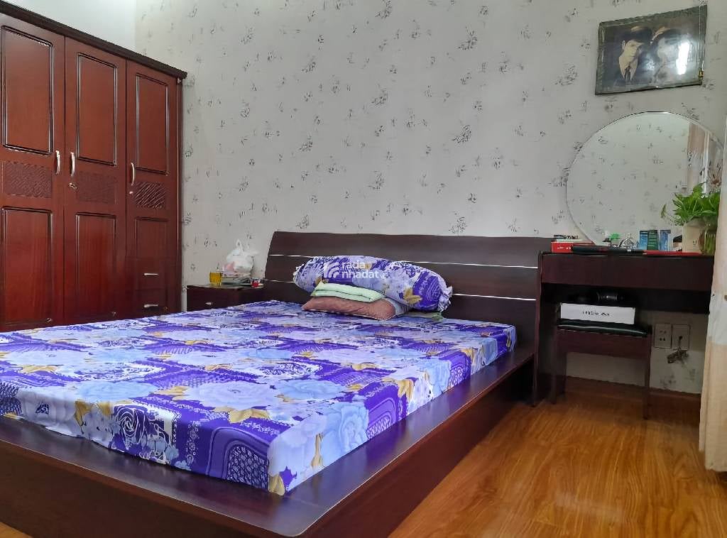 Nằm ngay mặt tiền đường vành đai Đầm Sen sạch đẹp