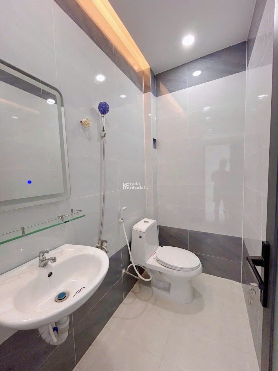 Bán nhà đẹp mới ở ngay HXH gần công viên Kênh Nước Đen giáp Lê Thúc Hoạch, Tân Phú chỉ 4,69 tỷ