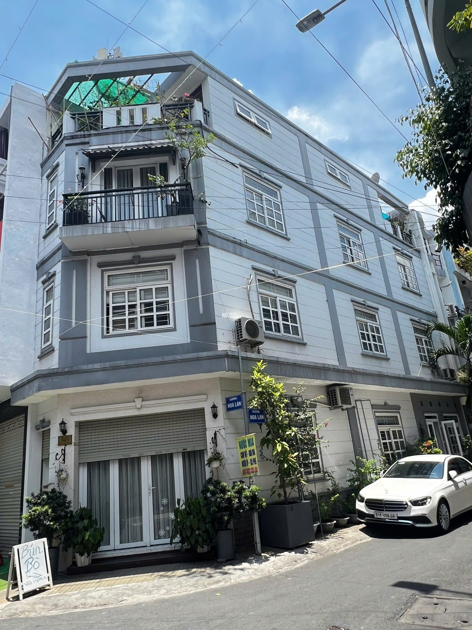 Siêu phẩm góc 2 MT đường Hoa Lan khu Phan Xích Long P2 Q. Phú Nhuận. DT 4x16m 4 tầng giá 35 tỷ