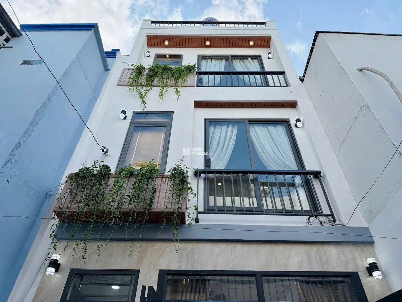 Bán gấp nhà 3 lầu ngay bến xe miền tây đường Nguyễn Hới, Bình Tân, SHR giá 2 tỷ 350 TL