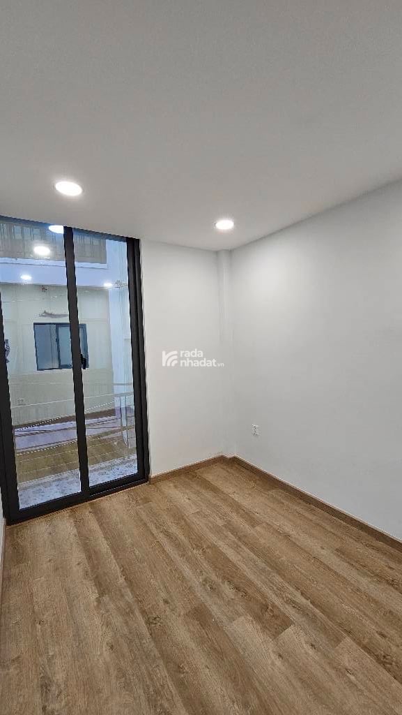 NỞ HẬU - KHÔNG LG - CHO THUÊ BÈO 10TR/TH - HẺM VIP LẠC LONG QUÂN - ĐƯỜNG 4M