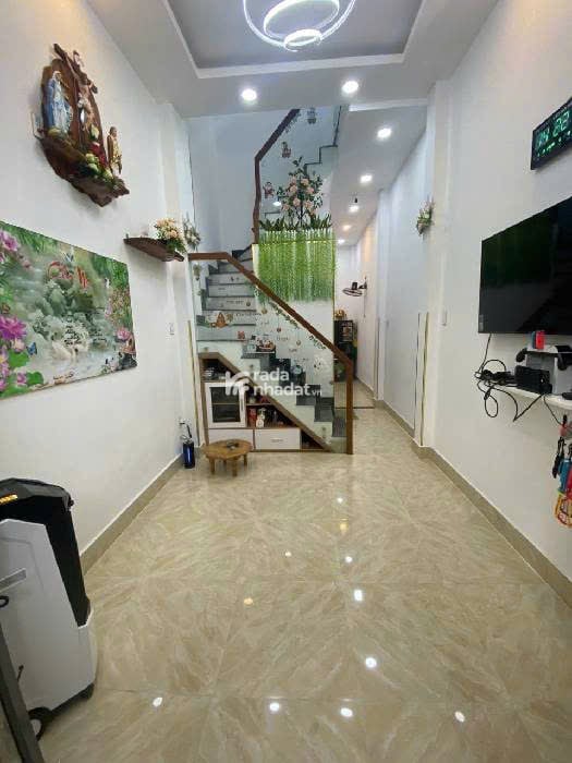 BÁN GẤP NHÀ MỚI XÂY, 2 TẦNG, FULL NỘI THẤT GẦN HẺM XE HƠI ,ĐƯỜNG PHẠM THẾ HIỂN Q8 ĐÚNG 3 TỶ.