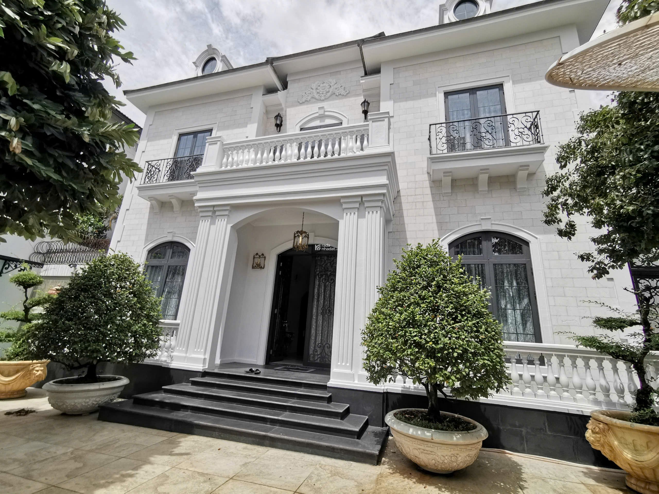 Nhà Biệt Thự MINI mặt tiền đường số Phường Tân Quy, Quận 7 Giá 28.5 tỷ