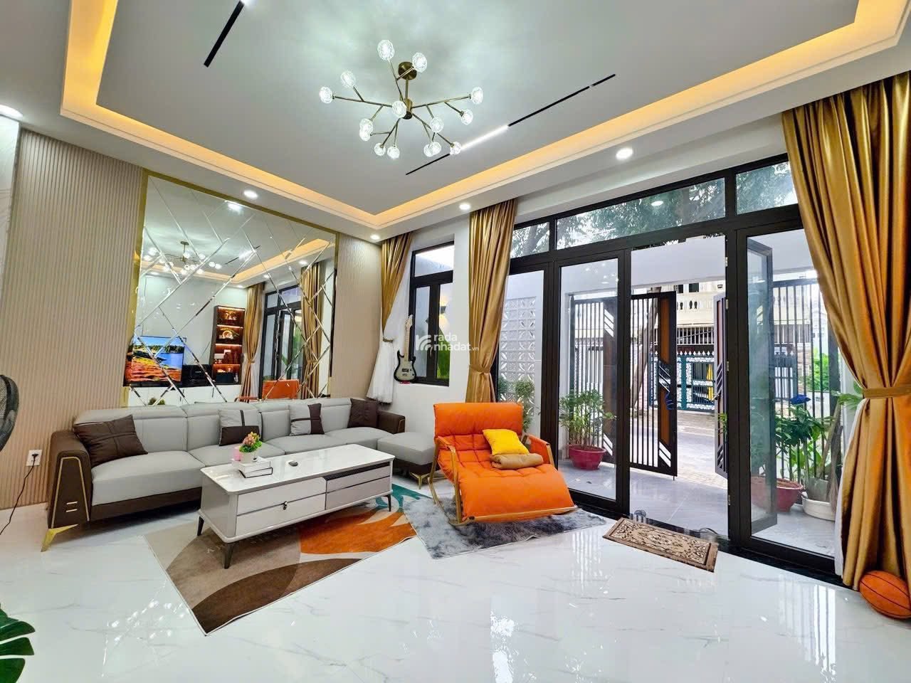 MUA NHÀ 3,6 TỶ 105M2 CỰC ĐẸP, VỊ TRÍ ĐẮC ĐỊA, DC TRI THỨC CAO, AN NINH