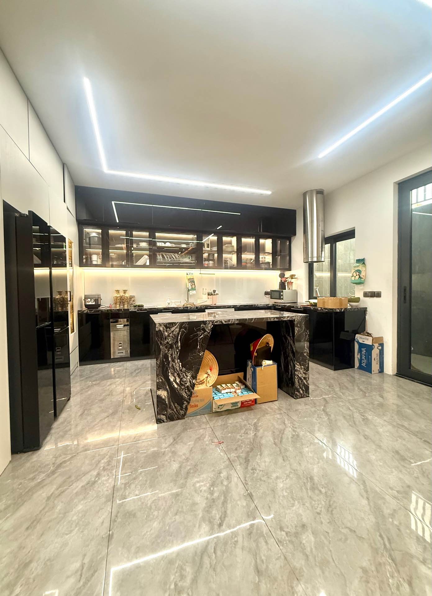 Biệt thự đường Thoại Ngọc Hầu, 145m2, 8x18.5, 4 tầng thang máy, Sang trọng, 27.5 tỷ