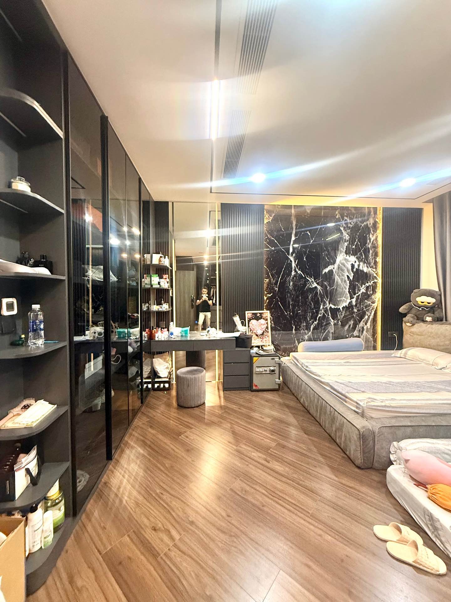 Biệt thự đường Thoại Ngọc Hầu, 145m2, 8x18.5, 4 tầng thang máy, Sang trọng, 27.5 tỷ