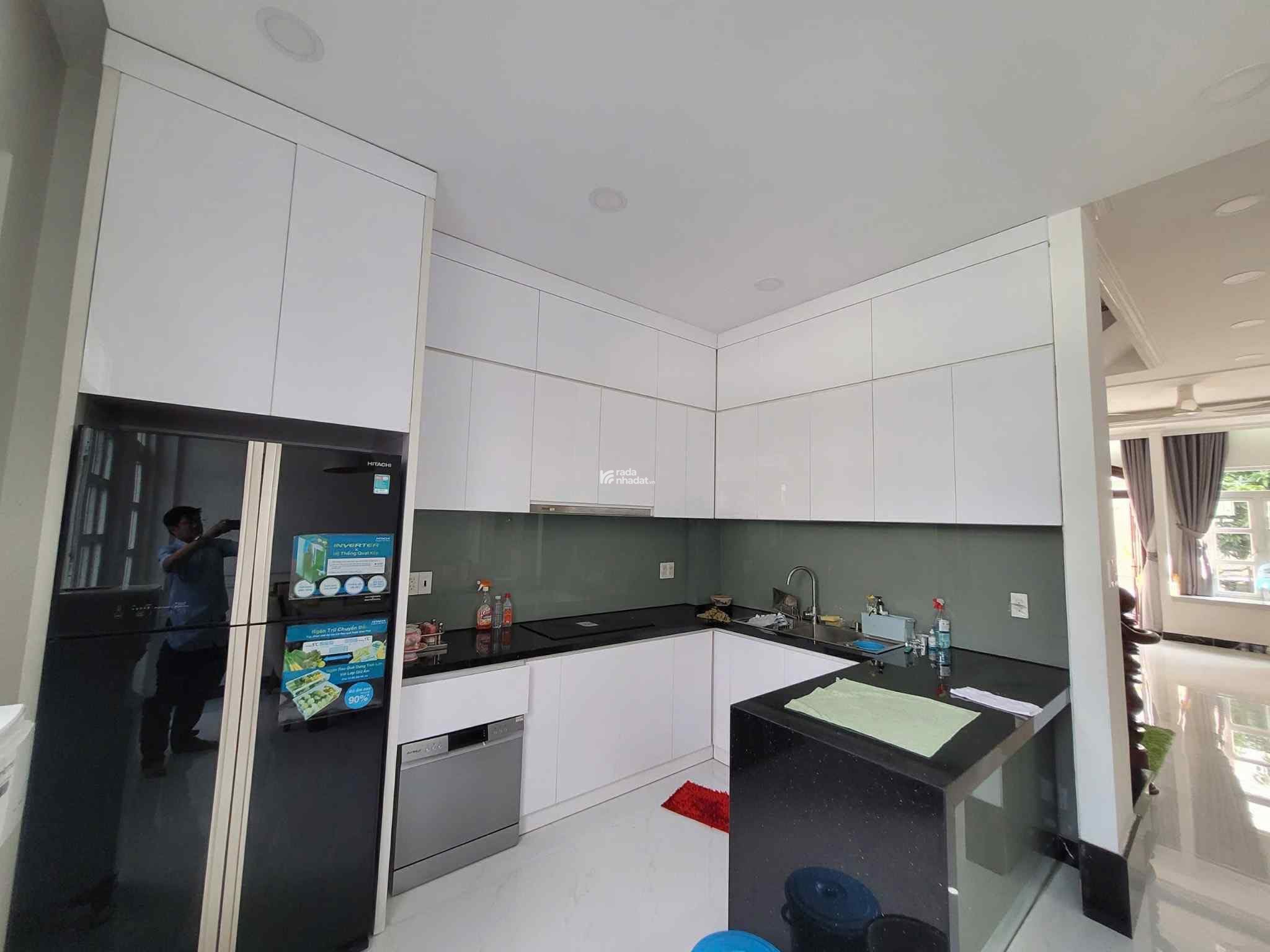 BIỆT THỰ FULL NỘI THẤT CAO CẤP - KHU COMPOUND LITTLE VILLAGE SÁT GIGAMALL, 1 HẦM 1 TRỆT 3 LẦU,