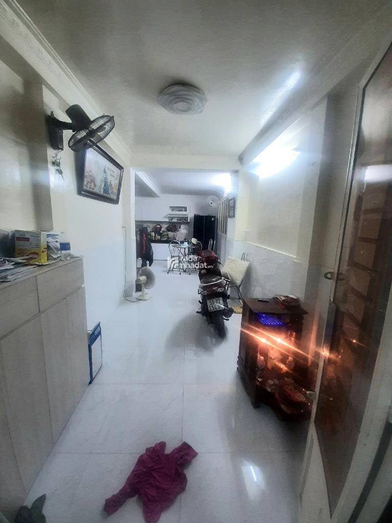 HẺM XE HƠI SÁT NHÀ, LẠC LONG QUÂN, TÂN BÌNH, 42M2 CÓ KC Ở NGAY. GIẢM 350TR CHỈ CÒN 4T TL 