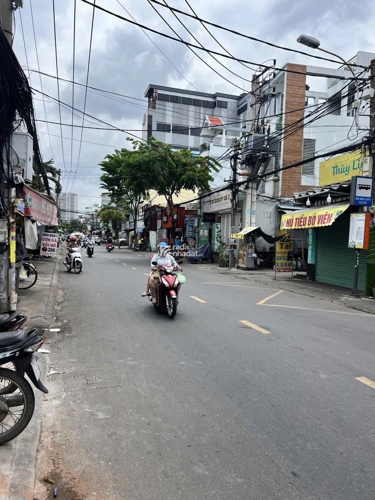 MẶT TIỀN ĐƯỜNG TÔN ĐẢN KHU SẦM UẤT QUẬN 4 - P15. DT 266m2 - ĐANG CHO THUÊ ỔN ĐỊNH 100tr/ THÁNG 