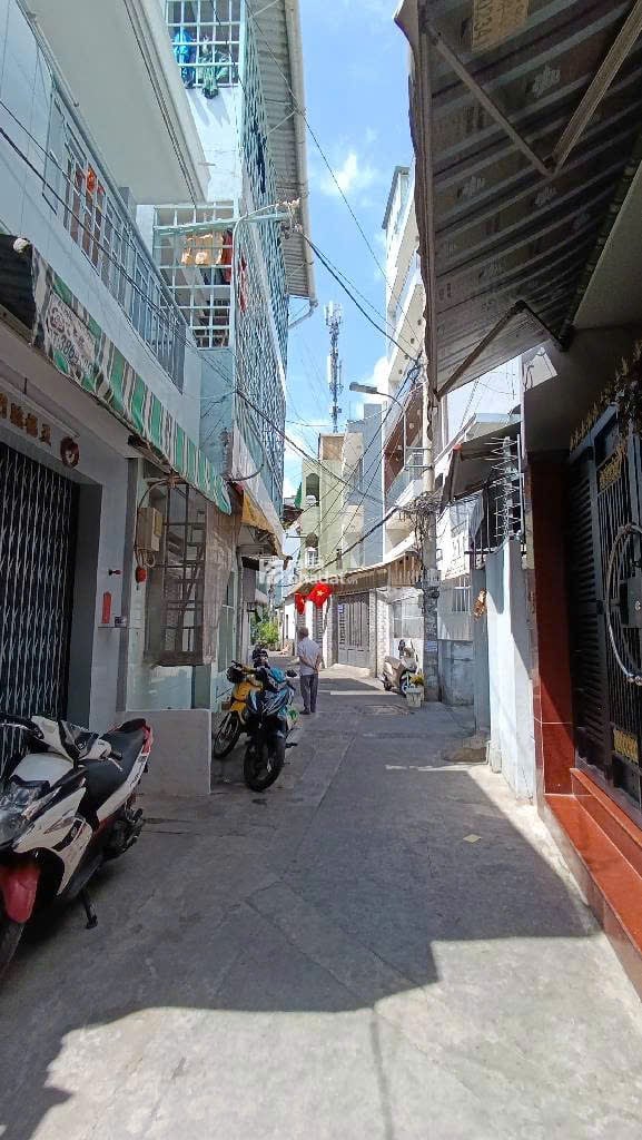 Xuất cảnh bán nhà nát ,tiện xây mới,76m2, HXH,Tùng Thiện Vương thông Cao xuân Dục Q8