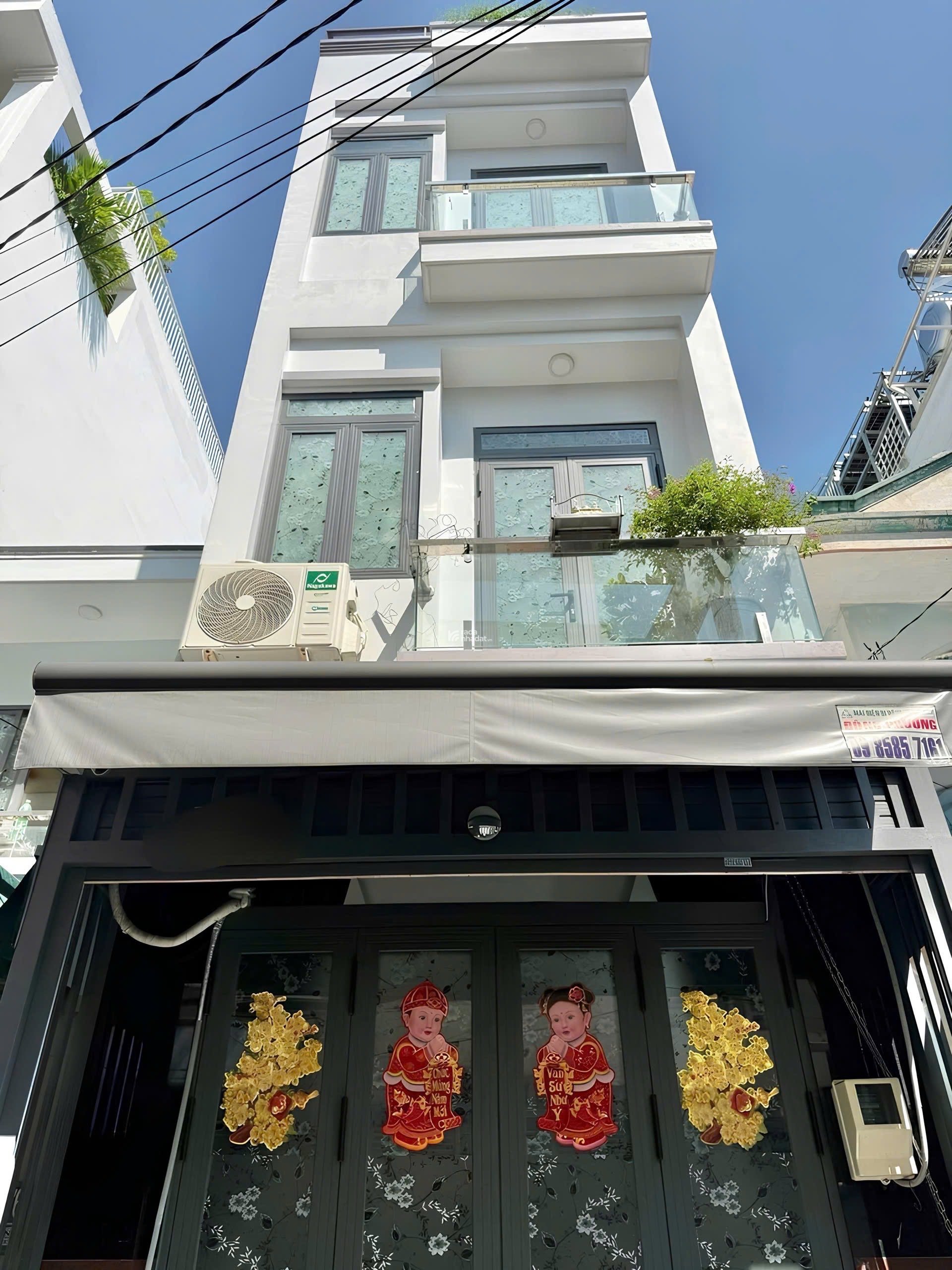 Đường Xe Hơi 5m - Nhà Đúc 4 Tầng, Ngay Lê Trọng Tấn - chỉ 5,x ty