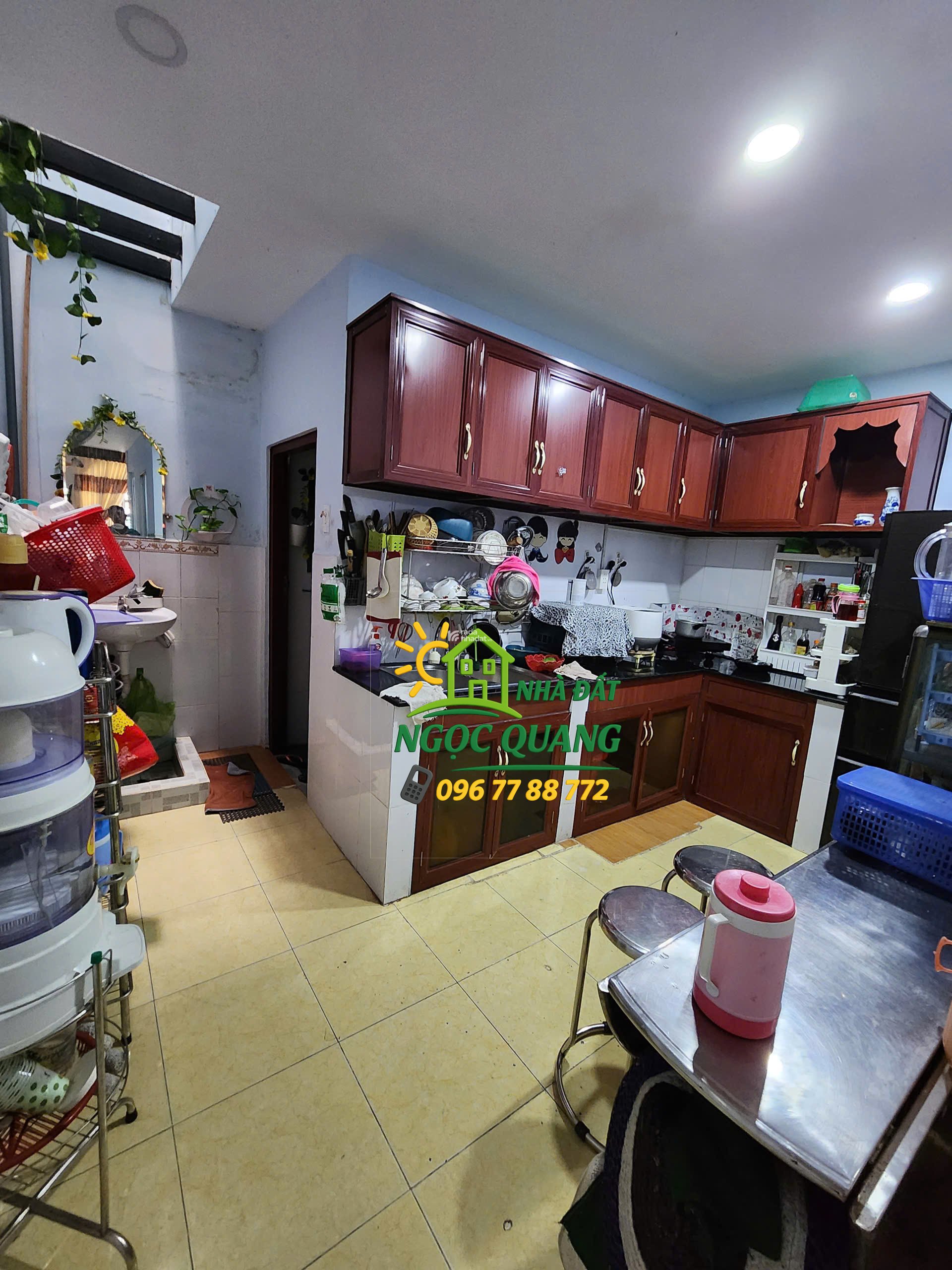 BÁN NHÀ ĐƯỜNG NGUYỄN VĂN QUÁ, NGAY CHỢ CÂY SỘP, 4x14m, SHR