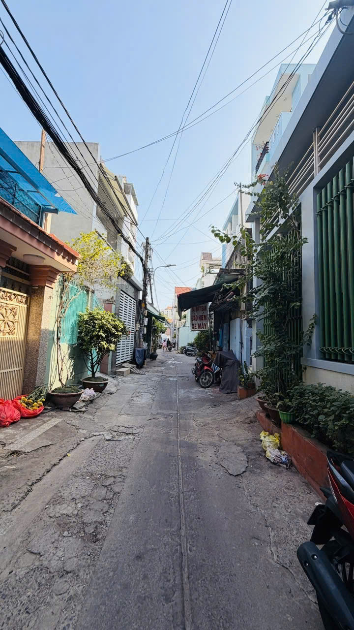 Nhà khu vực Tân Hương, hẻm 4m, 73m2, 4x18, Khu an ninh, Chỉ 6.65 tỷ TL