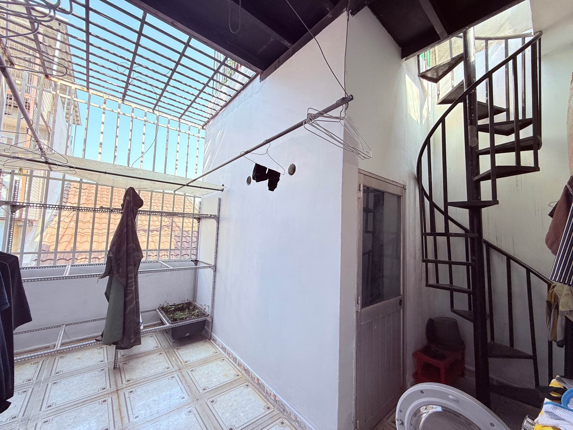 Nhà khu an ninh đường 8m Tân Thắng, kế AEON, 64m2, 3 tầng, 4PN, Chỉ 8.6 tỷ