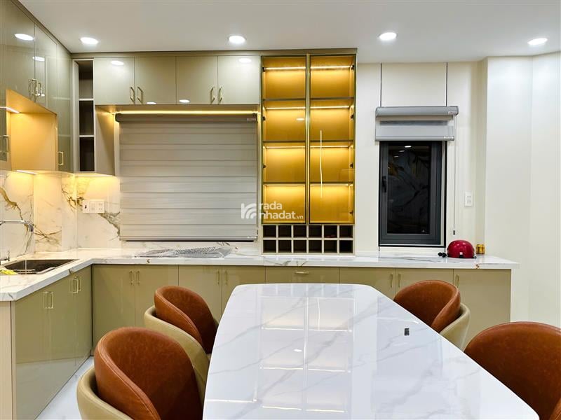 HẺM XE HƠI VIP HỒ BIỂU CHÁNH, PHÚ NHUẬN, 5 TẦNG MỚI Ở NGAY. GIẢM 200TR CHỈ CÒN 11T TL 