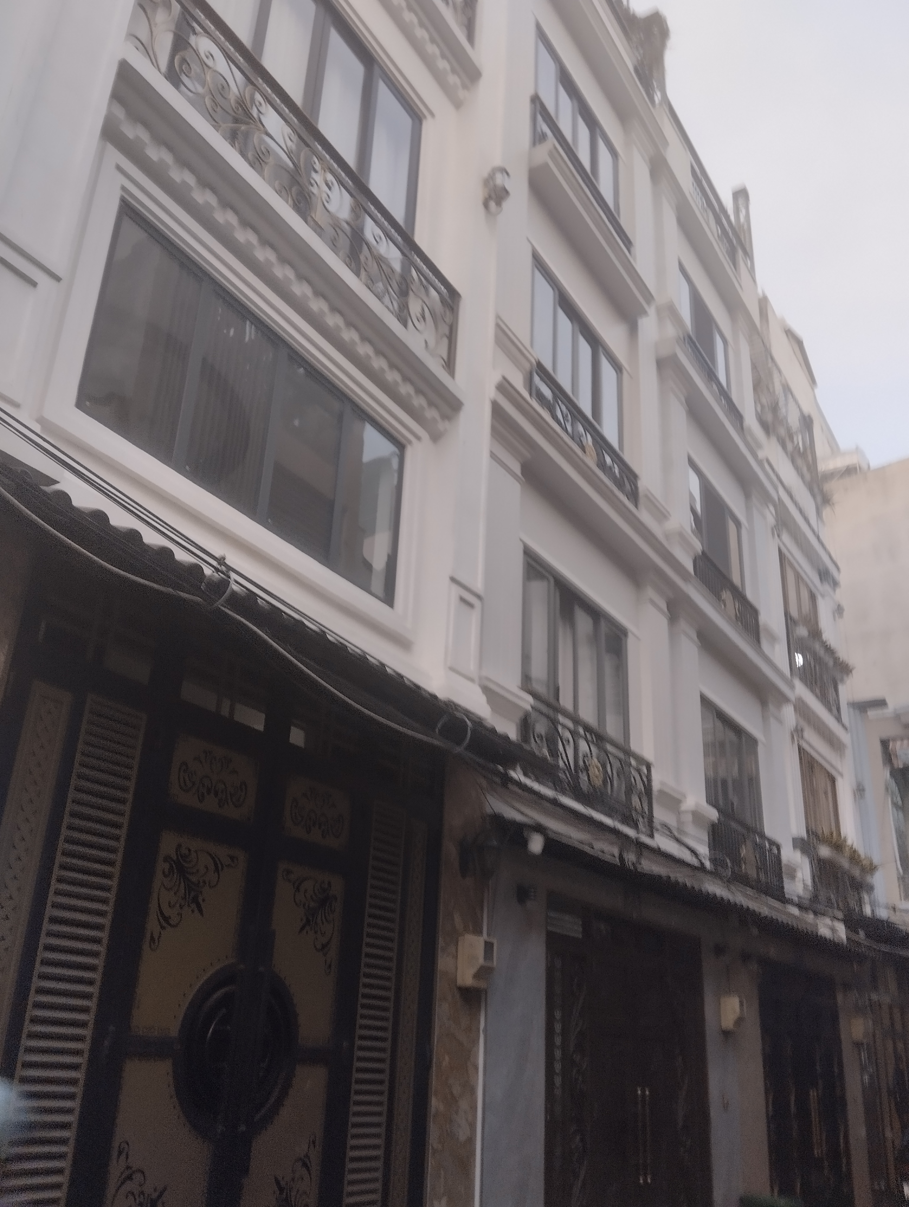 NHÀ 4 TẦNG MỚI ĐẸP -  HẺM 6M THÔNG - FULL NỘI THẤT CAO CẤP - GIÁP QUẬN 10 - GẦN THỂ THAO PHÚ THỌ