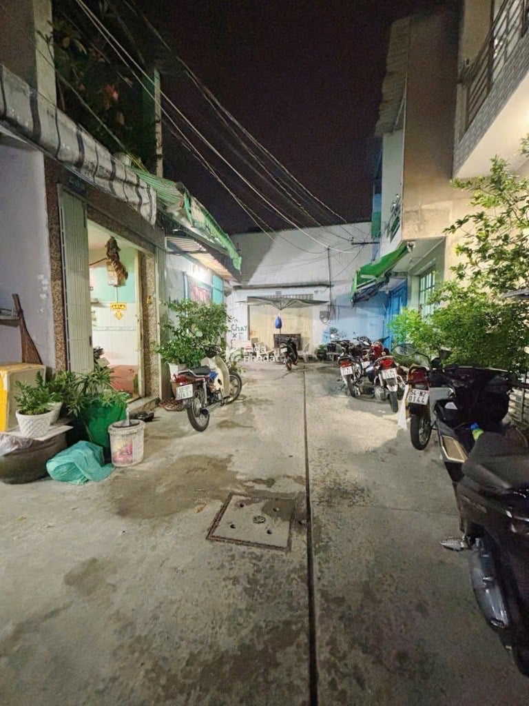 NHÀ ĐẸP ĐƯỜNG BÌNH TRỊ ĐÔNG- 3 TẦNG LẦU- GIÁ CHỈ HƠN 3 TỶ 
