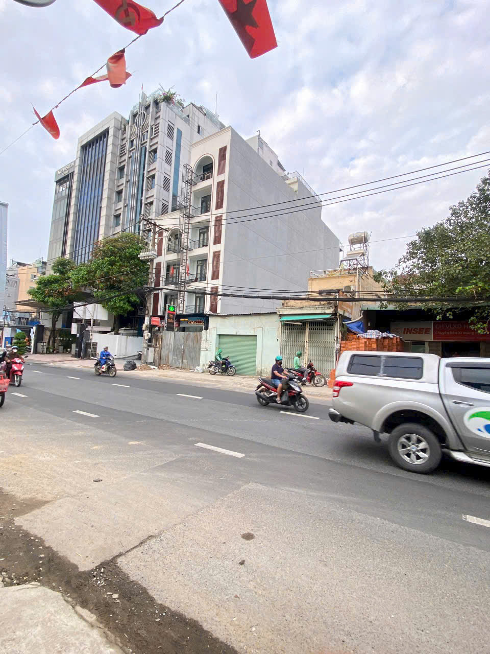 SIÊU PHẨM, MẶT TIỀN NGUYỄN XÍ, BÌNH THẠNH, 50M2 TIỆN XÂY. GIẢM 650TR CHỈ 7.3T