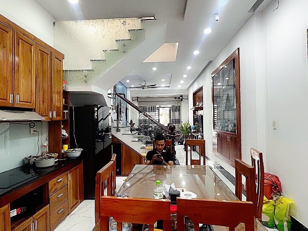 Bán nhà gần lê trọng tấn  A EON tân phú 