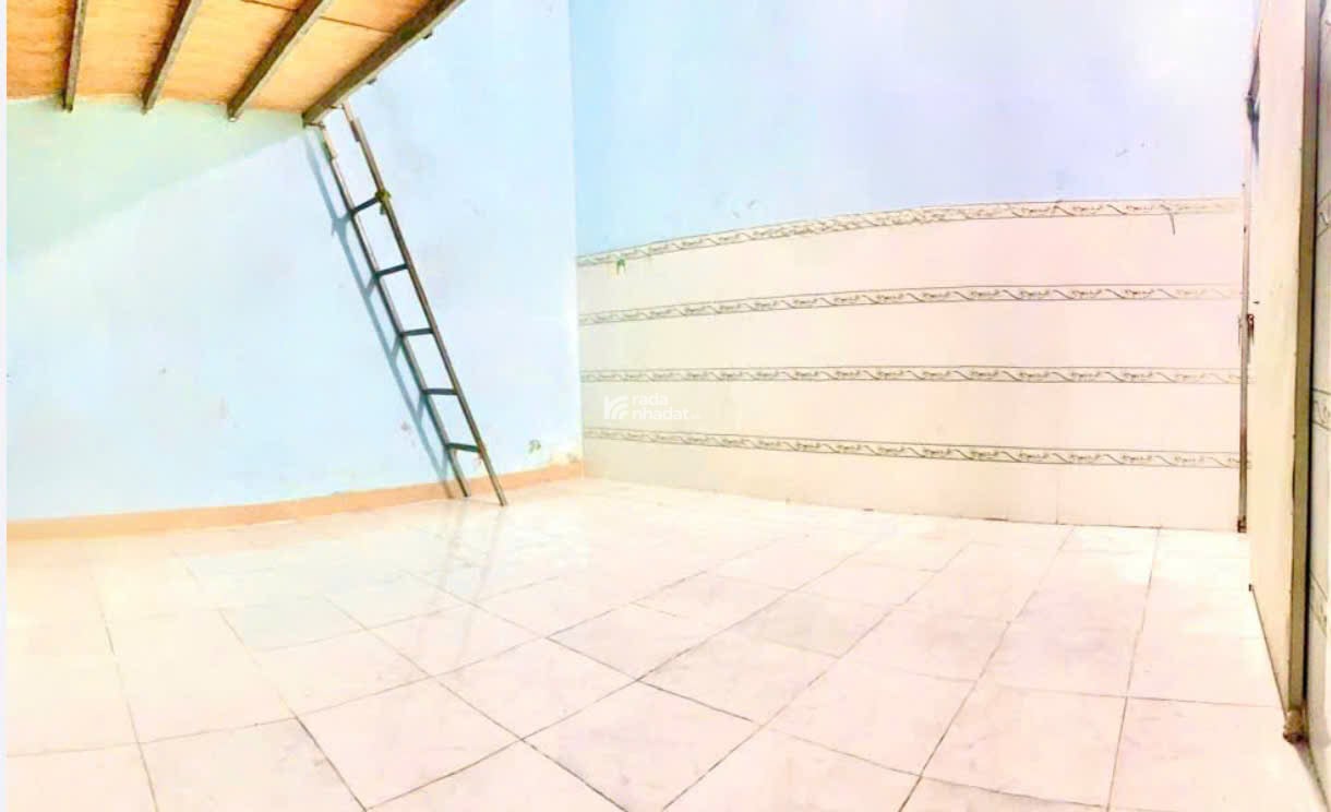 Đến xem phòng máy lạnh, có thang máy. Giá phòng dao động từ 2tr2 -3tr3