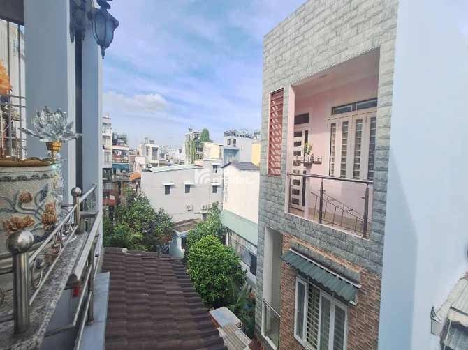 Bán nhà 3 tầng - 6m*10m - full nội thất - gần CV Làng Hoa Gò Vấp - 5.22 tỷ thương lượng