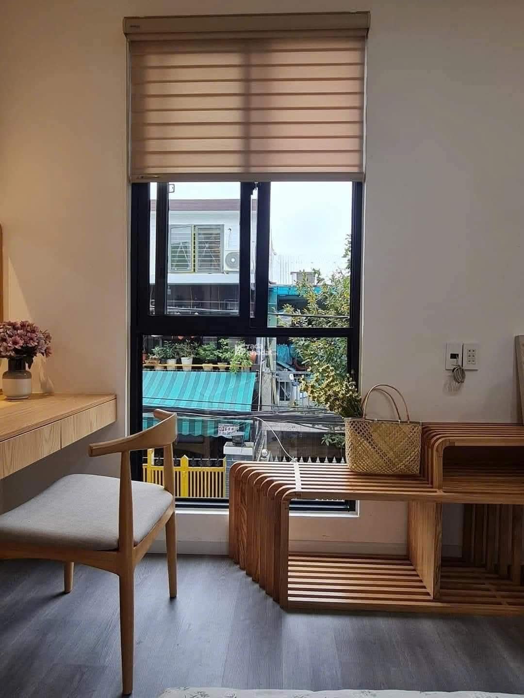 Bán nhà đẹp , hiện đại 4 tầng đối diện nhà hát Hòa Bình Quận 10 