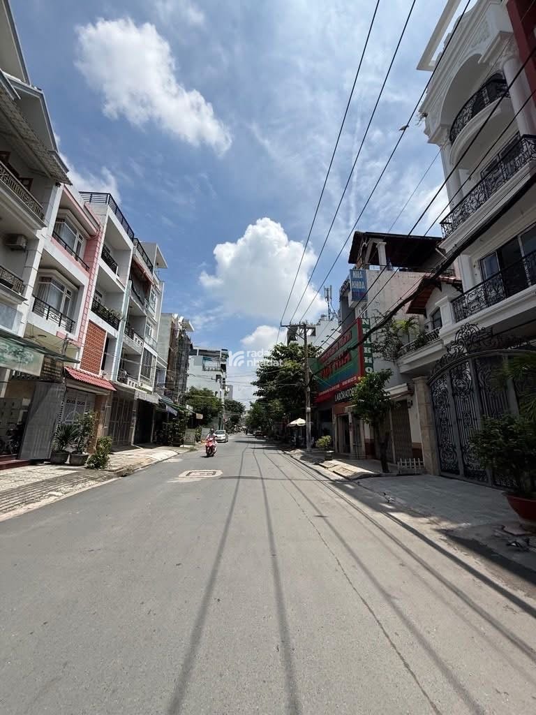 NHÀ MẶT TIỀN NỘI BỘ NGAY CHỢ PHẠM VĂN BẠCH - GARA OTO TRONG NHÀ - NGANG  7M - 84m2 - 4 TẦNG - 11.xT