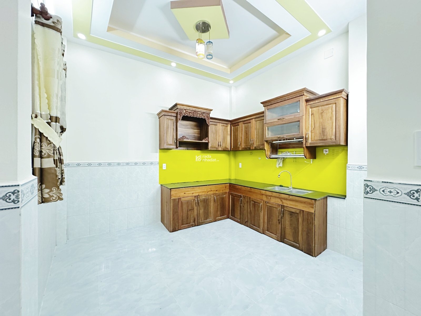 Giá Hơn 4T xíu, 3 tầng đúc  (3.9x11, DTSD 109m2) Hẻm 4m ở ngay, sổ riêng