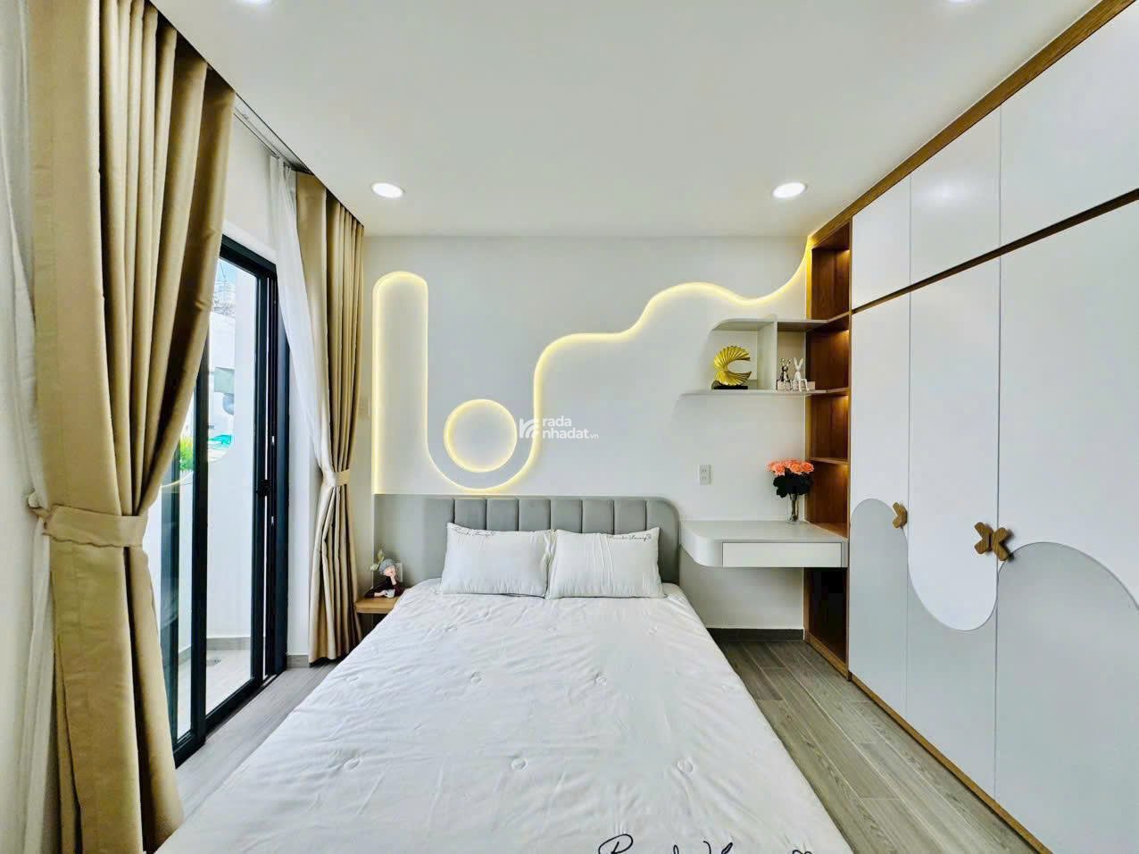 Siêu phẩm khó tìm bán gấp nhà Lê Quang Định, P7, Bình Thạnh 43m2, hẻm oto, sổ sẵn