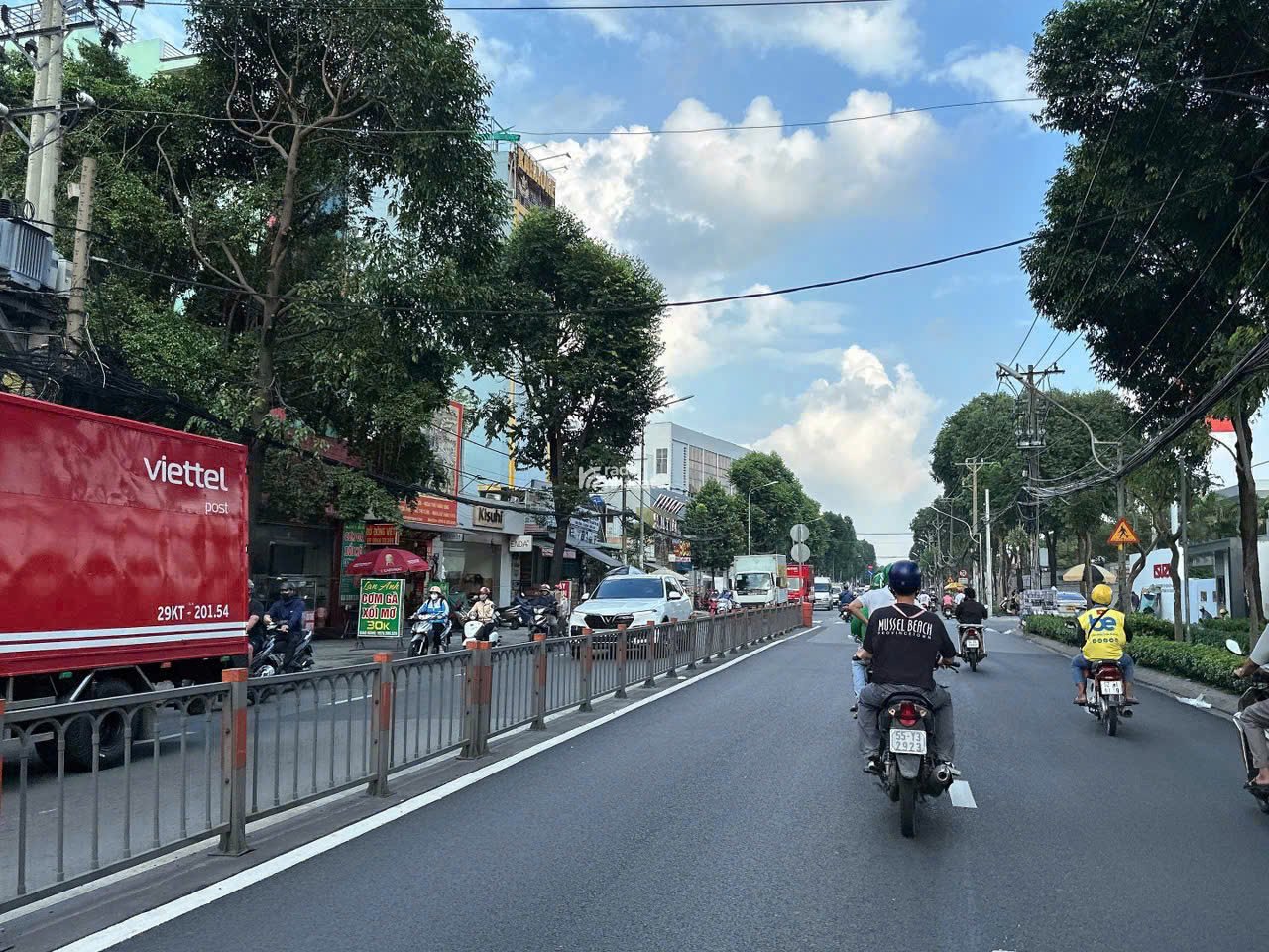 Nhà đẹp 4 lầu có hầm HXT 80m2 ngang 4m ở ngay đi bộ ra đường Quang Trung gần Emart 9.5 tỷ