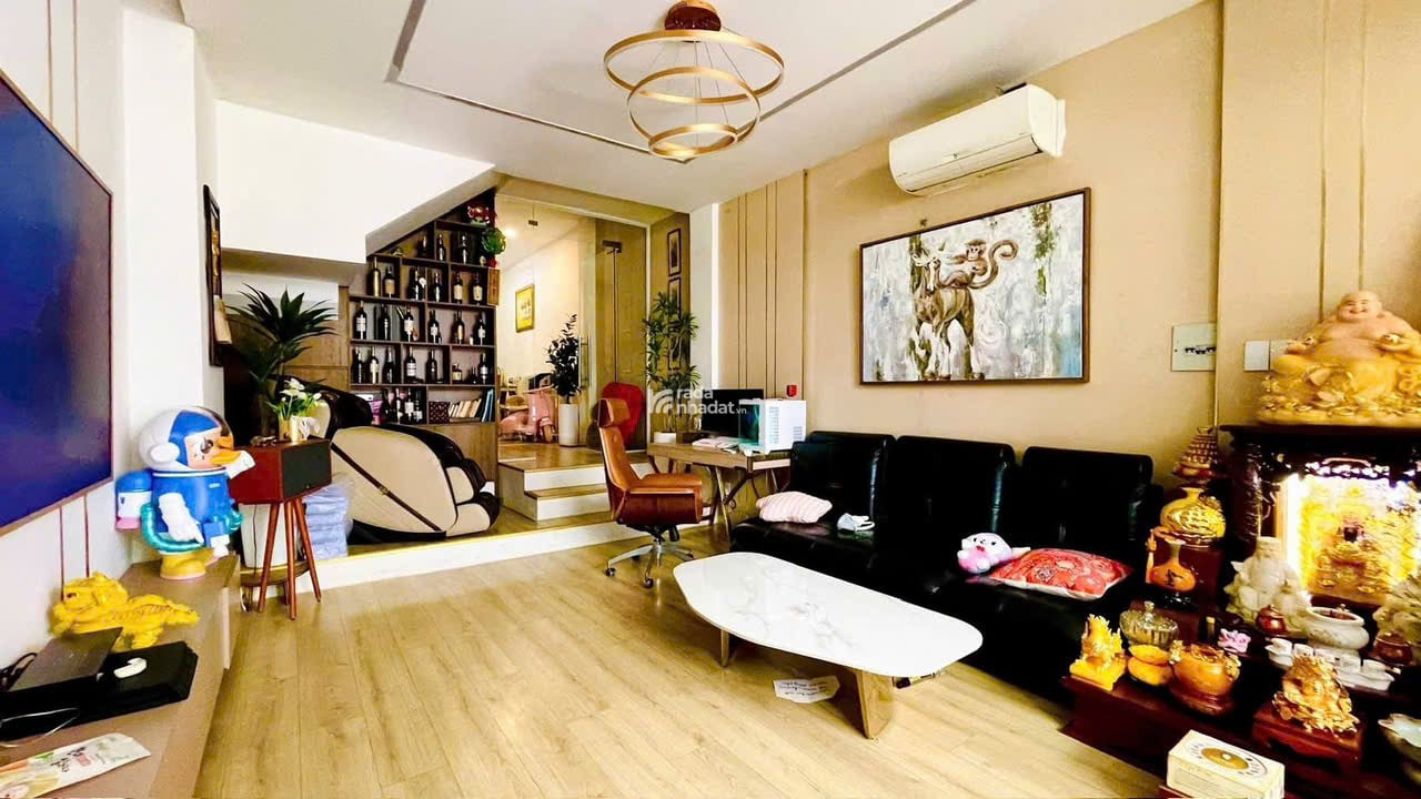 Nhà đẹp 4 lầu có hầm HXT 80m2 ngang 4m ở ngay đi bộ ra đường Quang Trung gần Emart 9.5 tỷ