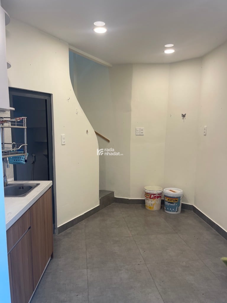 CỰC RẺ, HXH BÙI THỊ XUÂN, TÂN BÌNH, 3 TẦNG MỚI VÀO Ở NGAY. GIẢM 3.5T CHỈ CÒN 2T TL 