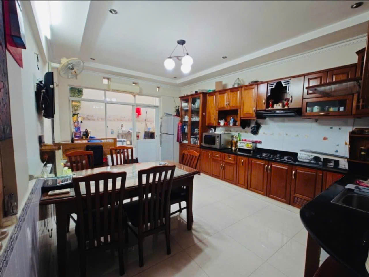 Nhà khu biệt lập Trịnh Đình Trọng, bảo vệ 24/24, 80m2, 3 tầng, 3PN, nhà đẹp, Chỉ 10.8 tỷ TL