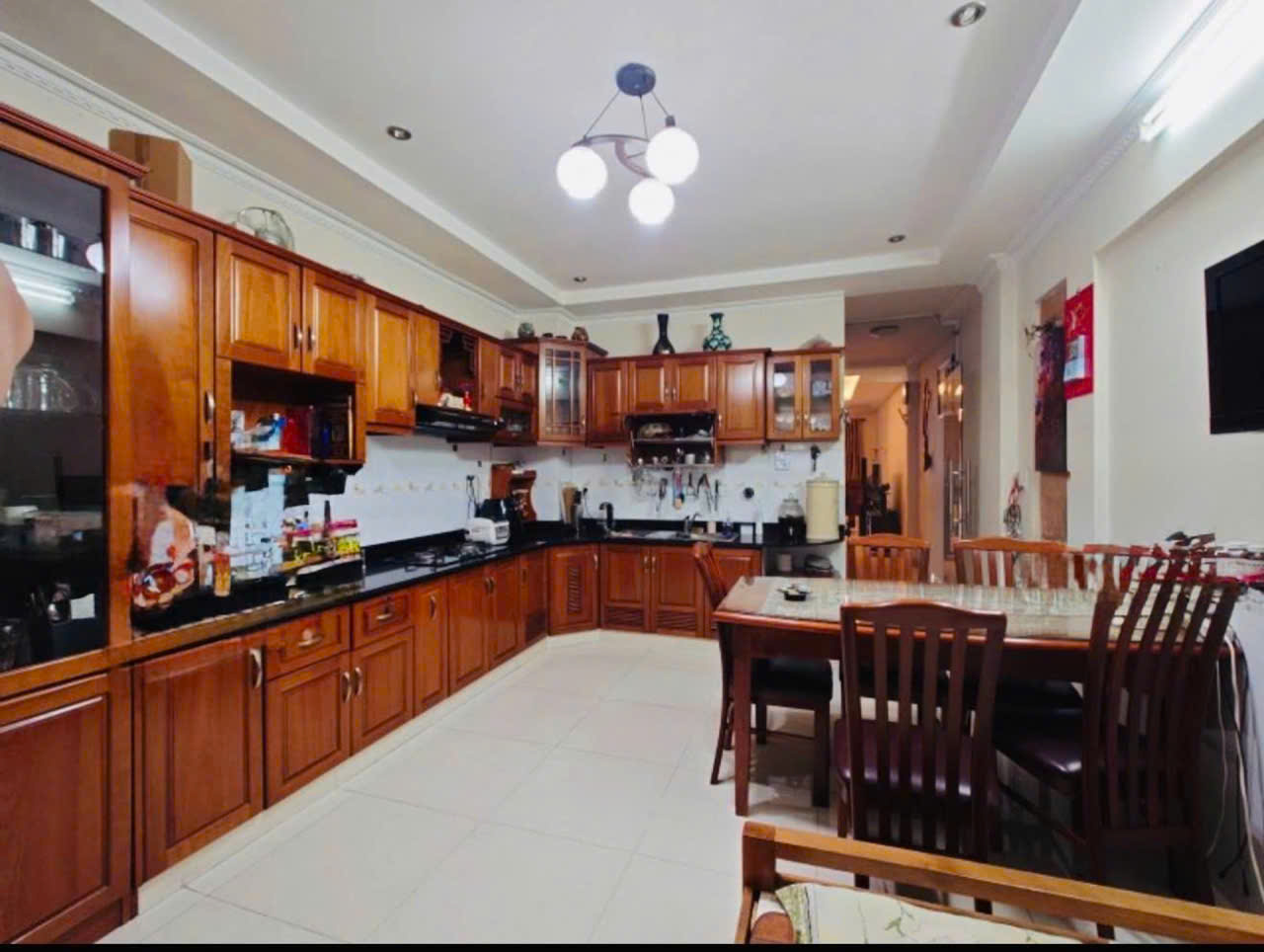 Nhà khu biệt lập Trịnh Đình Trọng, bảo vệ 24/24, 80m2, 3 tầng, 3PN, nhà đẹp, Chỉ 10.8 tỷ TL