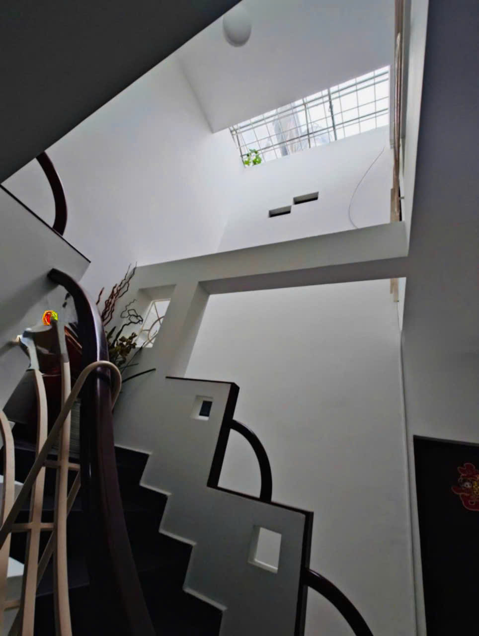 Nhà khu biệt lập Trịnh Đình Trọng, bảo vệ 24/24, 80m2, 3 tầng, 3PN, nhà đẹp, Chỉ 10.8 tỷ TL