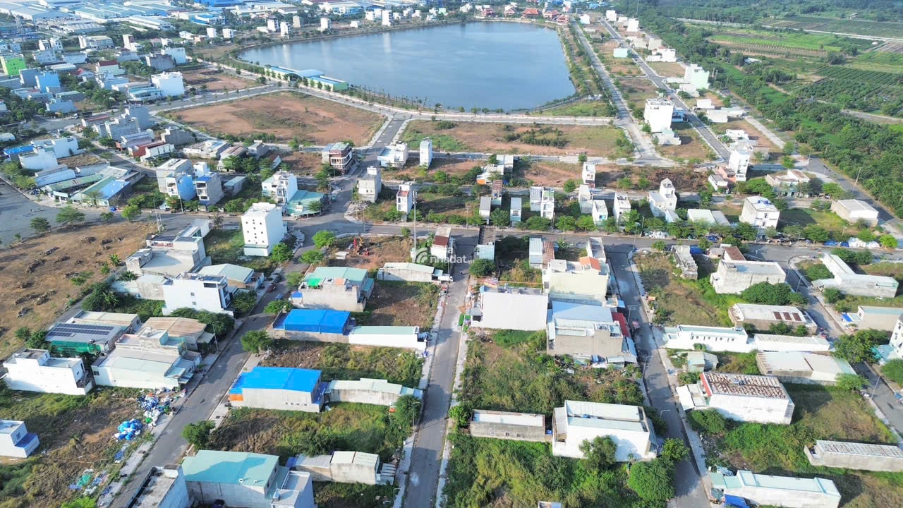 Bán đất full thổ cư sổ hồng riêng,đường rộng thoáng xe công vào tới đất