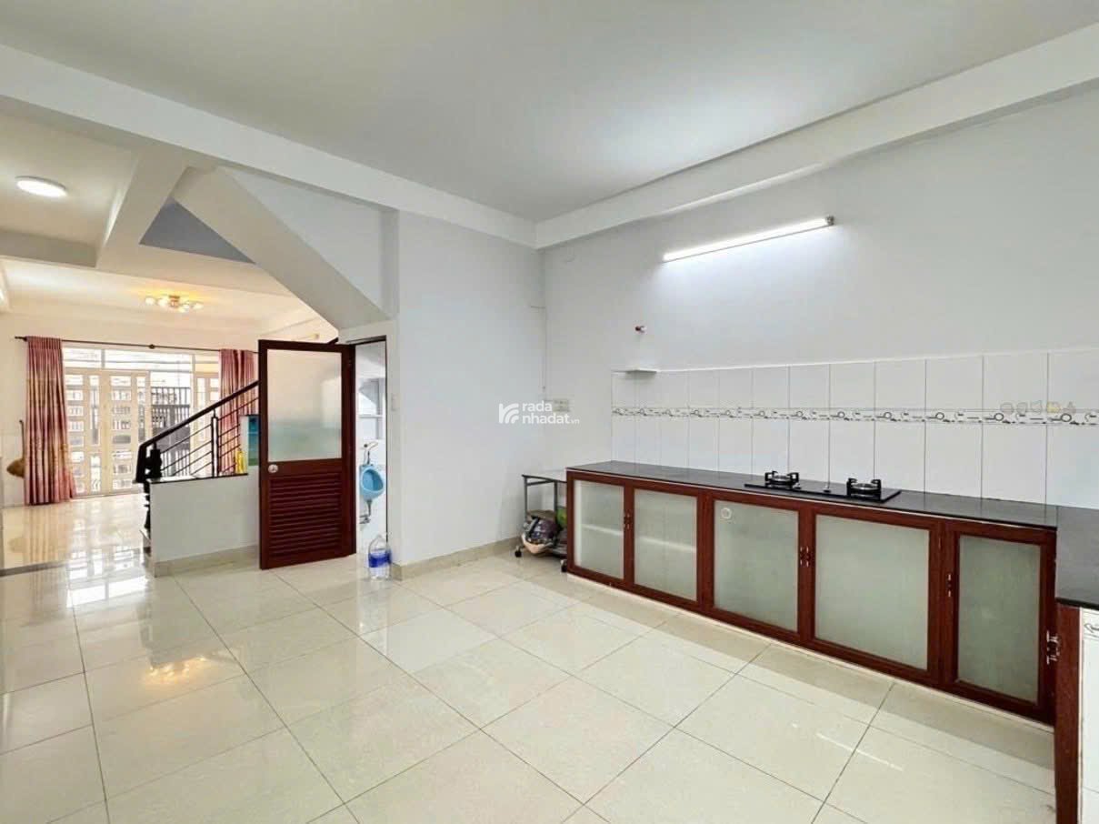 Bán nhà đang cho thuê 16tr ngay Phổ Quang, Phú Nhuận. Giá: 9 tỷ 490tr/ 61m2, Sổ hồng riêng